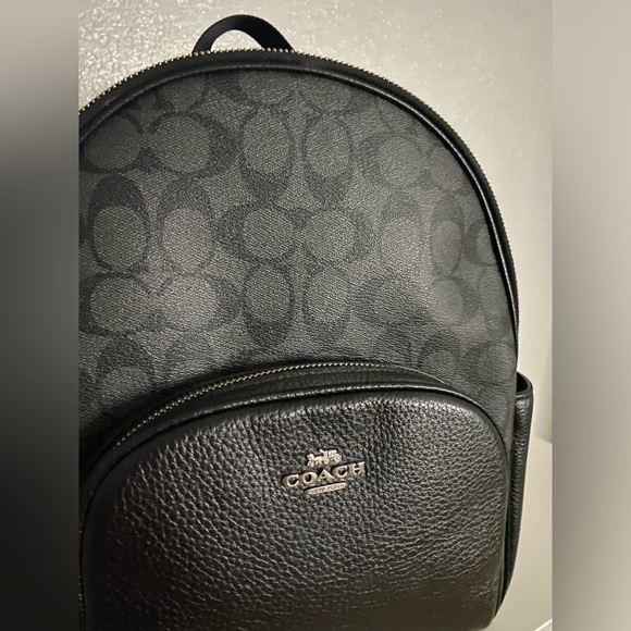 Coach Court Backpack in Signature Canvas - Picture 1 of 3